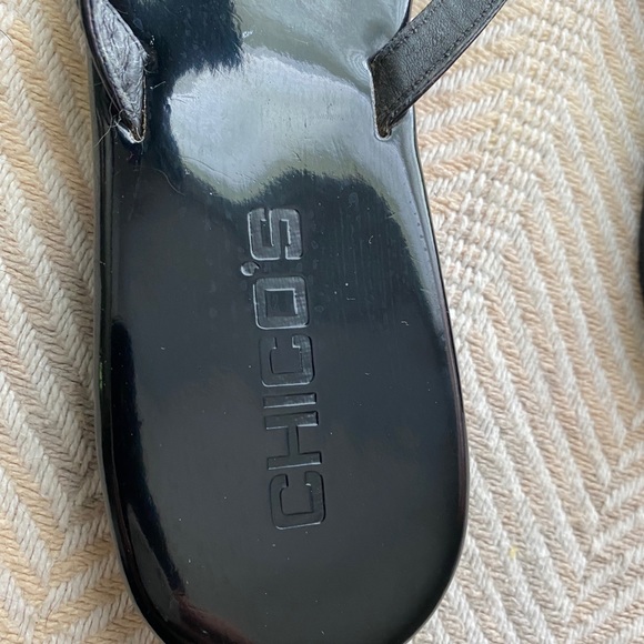 CHICO’S Black Women’s 9 Glossy Flip Flop Sandals - Picture 6 of 10